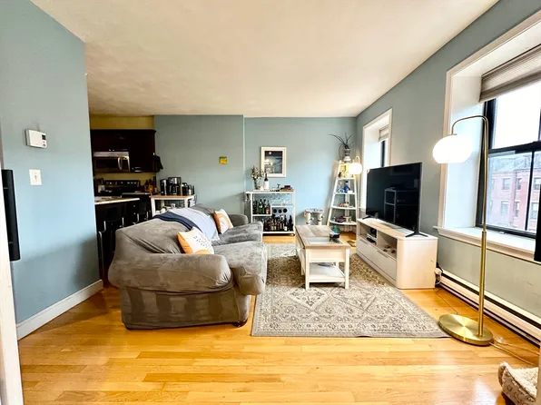 664 Massachusetts Ave APT 5, Boston, MA 02118