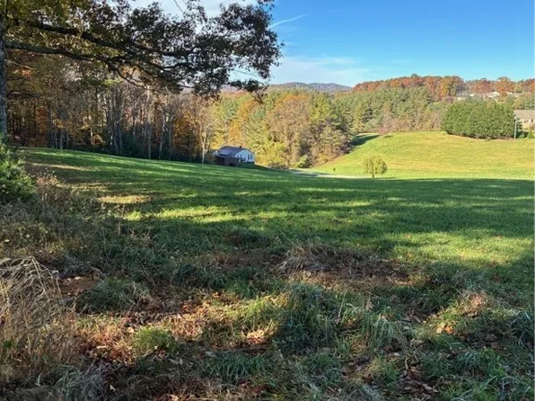 18 N Hwy Highway, Sparta, NC 28675