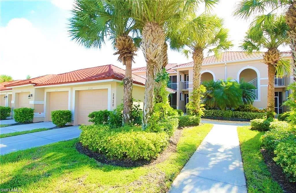 2820 Cypress Trace Cir — Photo 1