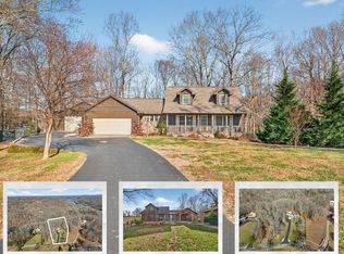 165 Eagle Crest Dr, Byrdstown, TN 38549