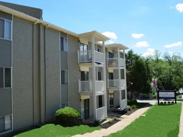 Broadway Ridge Apartments, 6829 N Broadway St #6815-3B, Kansas City, MO 64118