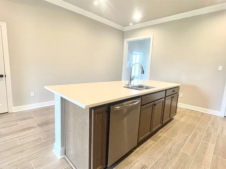 102 Jleigh Ln #J — Photo 4