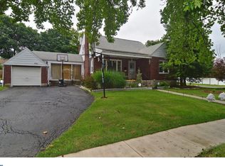 24 Valley Rd, Wyomissing, PA 19610