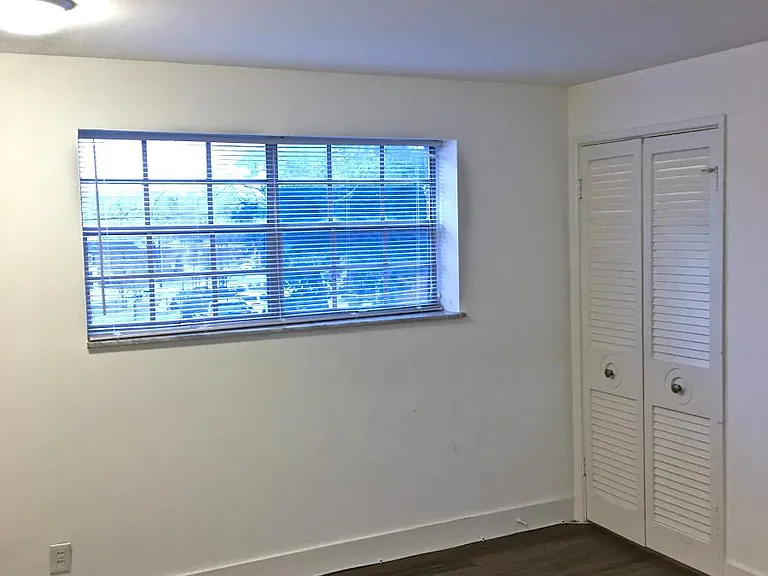 721 Lepere Ave #D — Photo 12