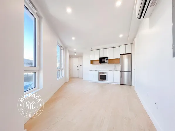 280 Meeker Avenue image 2 of 24