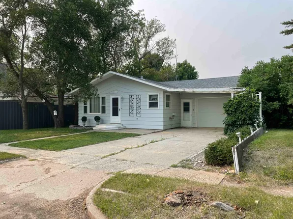316 Avenue A W, McClusky, ND 58463