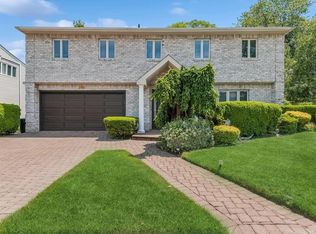 2981 Susan Rd, Bellmore, NY 11710