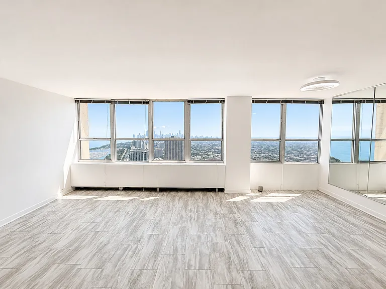 655 W Irving Park Rd #5303 — Photo 5