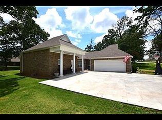 1111 Ridge Dr, Stilwell, OK 74960
