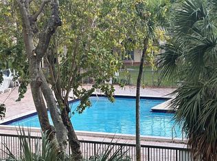 8180 Geneva Ct APT 323, Doral, FL 33166