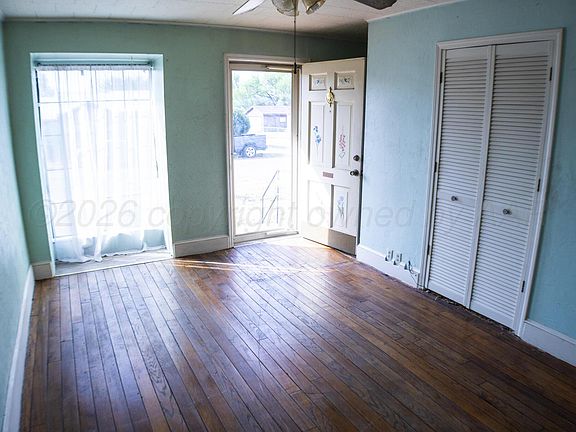 4th image of 206 Maple St