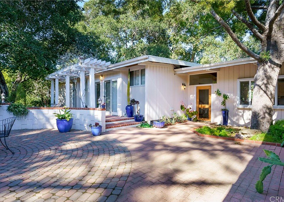 1st image of 580 Serrano Dr