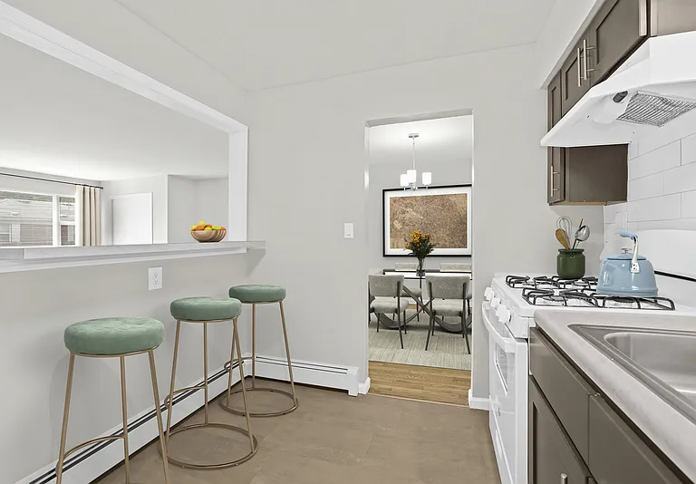 450 W End Ave — Photo 3