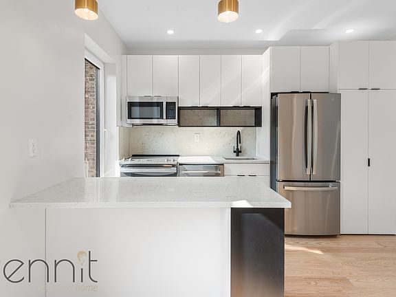 5th image of 331 Bedford Ave #4