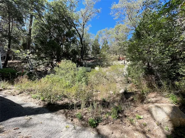 22562 Meadow Dr #8, Lake Arrowhead, CA 92352