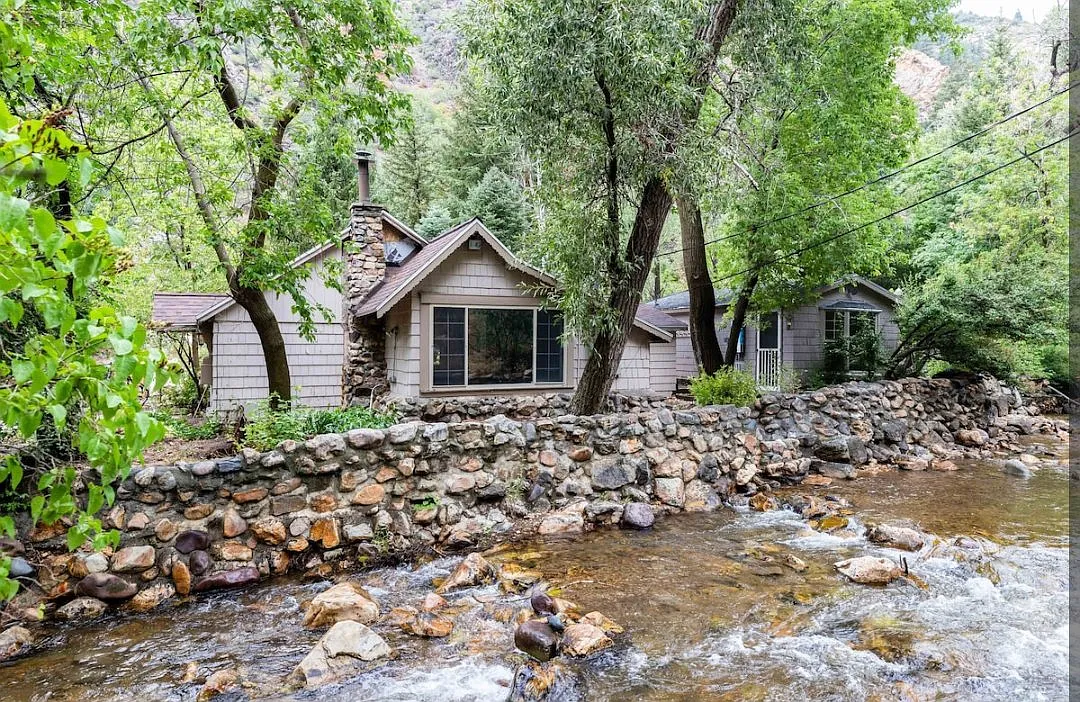 Mountain Cottage — Photo 1