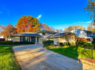 18W160 73rd St, Darien, IL