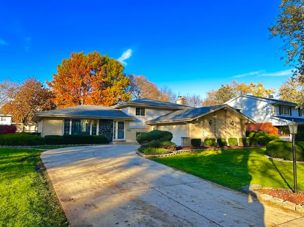 18W160 73rd St, Darien, IL 60561