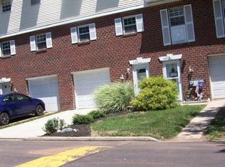 1161 Village Ln, Pottstown, PA 19464