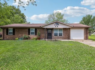 718 S Maxwell Ave, Mounds, OK 74047