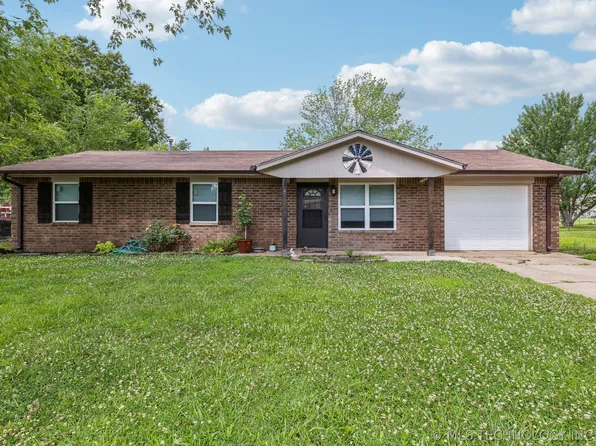 718 S Maxwell Ave, Mounds, OK 74047