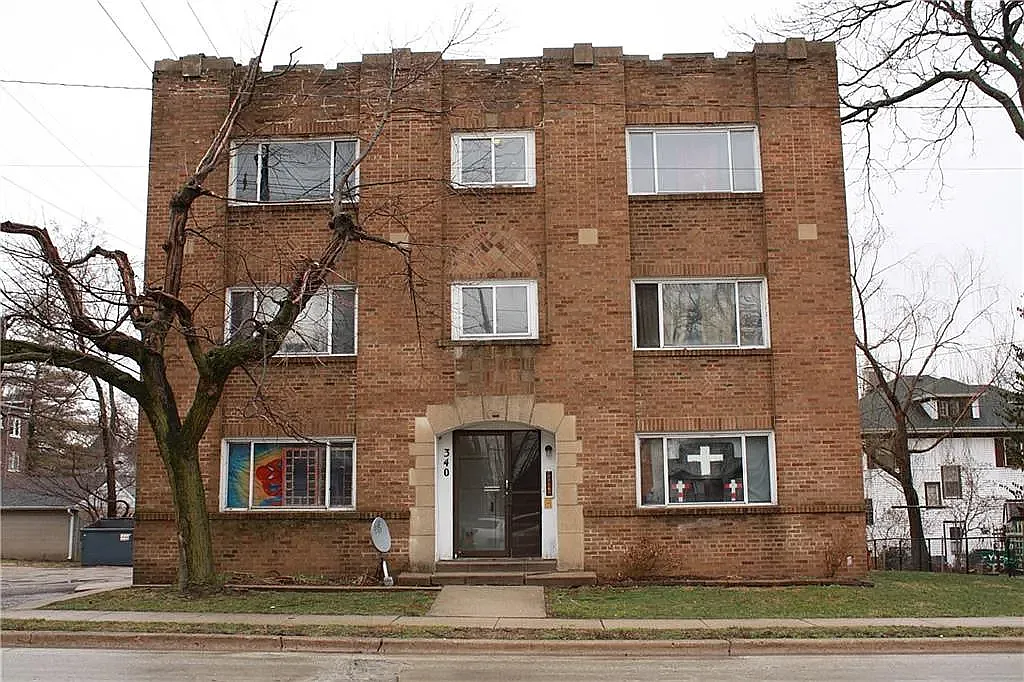 1 bed, 300 sqft, $595 — Photo 1