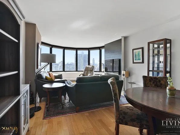 330 East 38th Street image 9 of 24