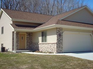 130 Nordic Way, Slinger, WI 53086