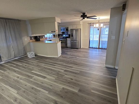 5th image of 13717 Ridgeview Ct