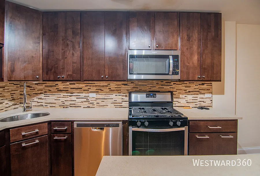 Available 9/1 - 3bd/2bth With In Unit Wd In Pilsen! — Photo 4