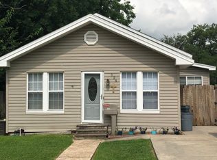 924 Llano St, Port Neches, TX 77651