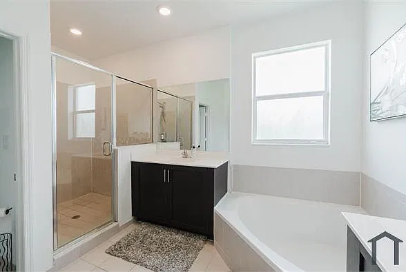 3 bed, 2403 sqft, $3,350 — Photo 4