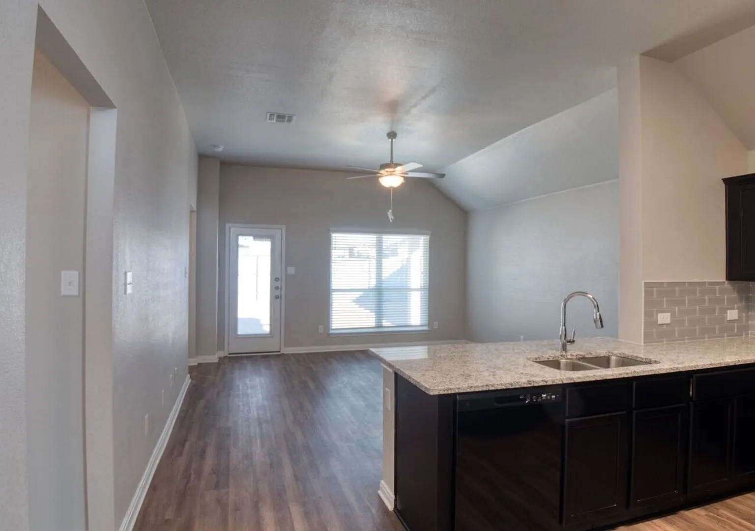 Spacious Single-Family Home Available Now! — Photo 3