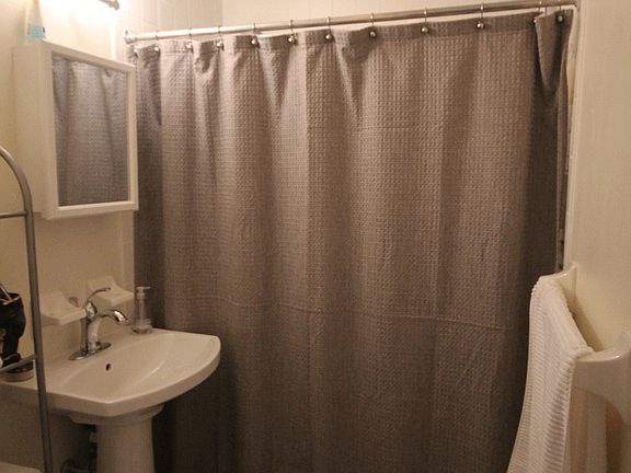4th image of 192 W 134th St APT 3