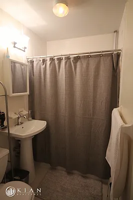 Rented by Kian Realty | media 4