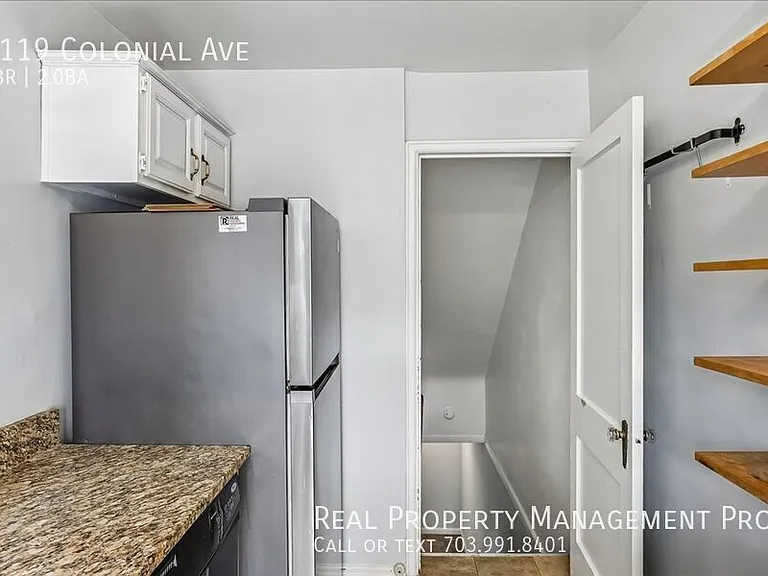 1119 Colonial Ave — Photo 17