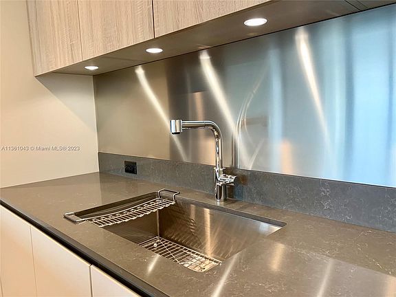 4th image of 1000 Brickell Plz Unit 3110