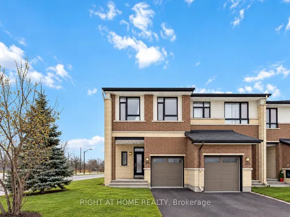 300 Cooks Mill Cres, Ottawa, ON K1V 2N3