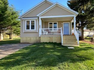 321 Rivershore Dr, Clayton, NY 13624