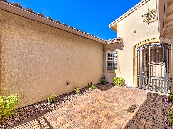5th image of 12160 Torretta Ct
