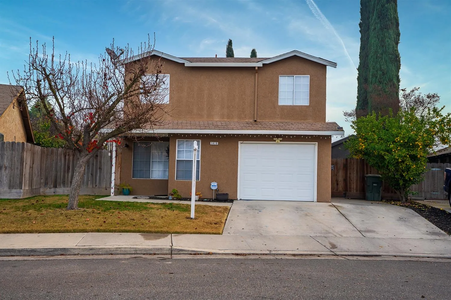 1419 Vine Cir photo 1