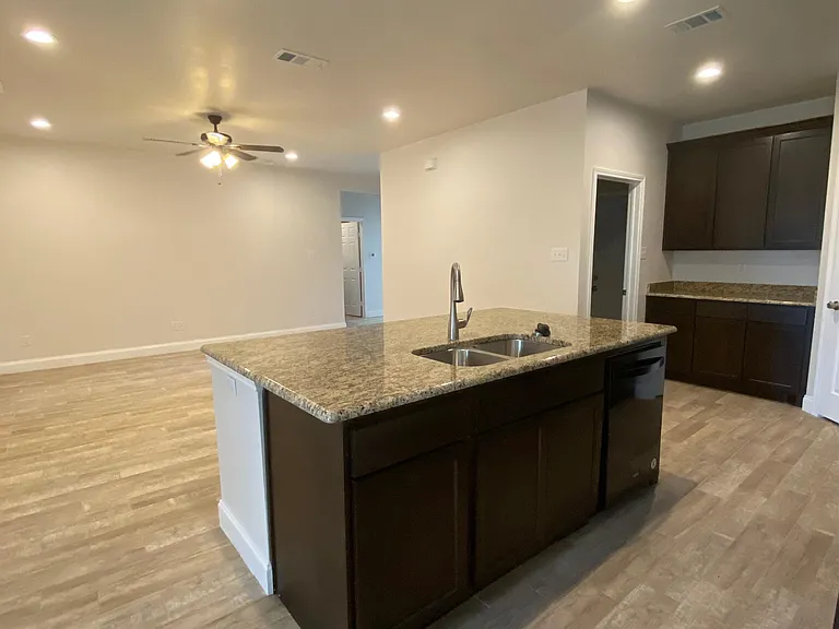 2202 Jones St — Photo 7