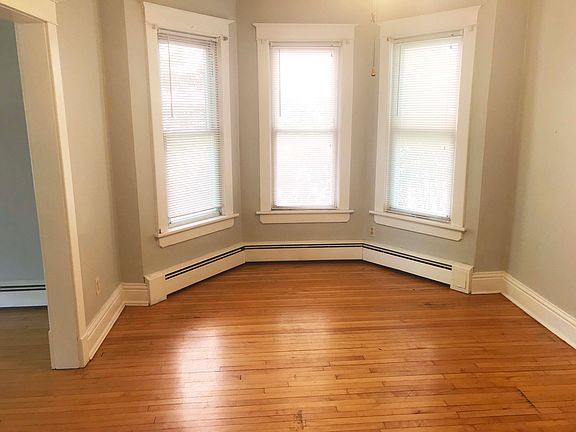 5th image of 1240 E Washington St APT 1