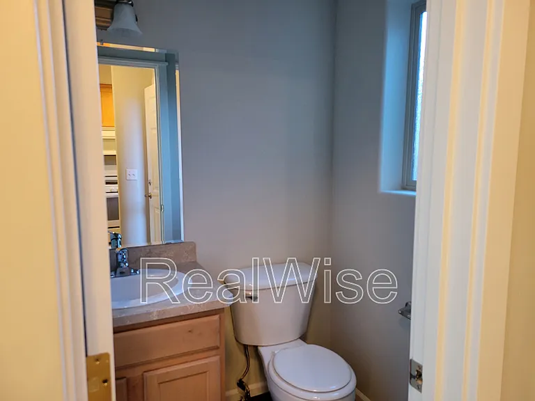 2446 SW 23rd St — Photo 6