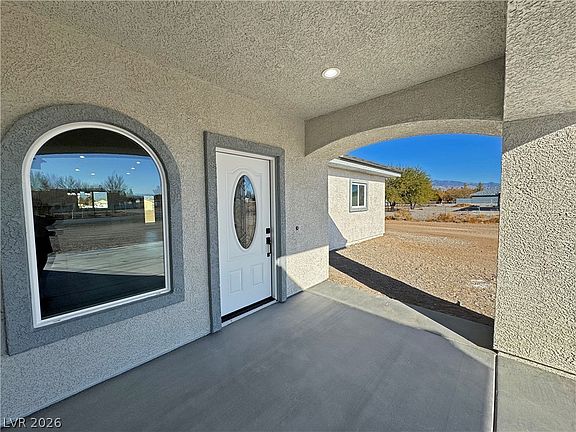 4th image of 2111 W Carnation Way