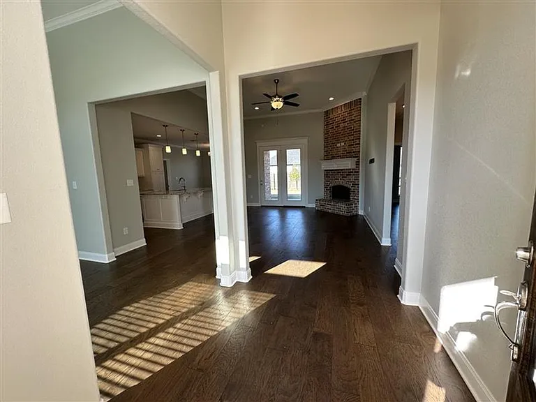 11948 Gillian Ct — Photo 2