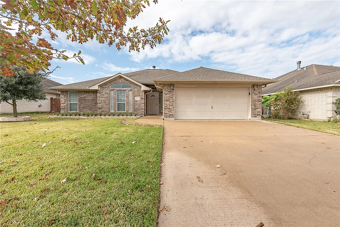 4 bed, 1845 sqft, $2,300 — Photo 1