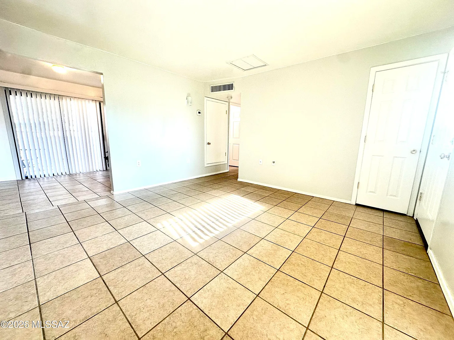 2 bed, 1.0 bath, 720 sqft, $1,145 — Photo 3