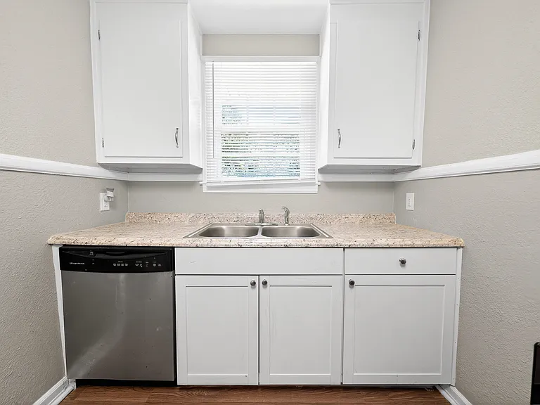 2848 Blan St — Photo 14