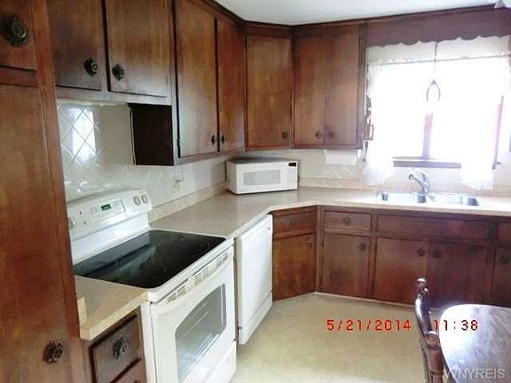 3rd image of 2747 Orleans Ave